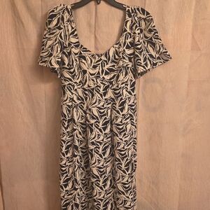 a new day Black and White Leaf-Print Midi Dress